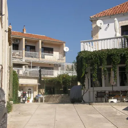 Ivan Apartment Primosten
